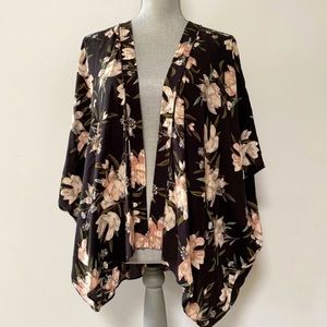 Aritzia Talula floral kimono